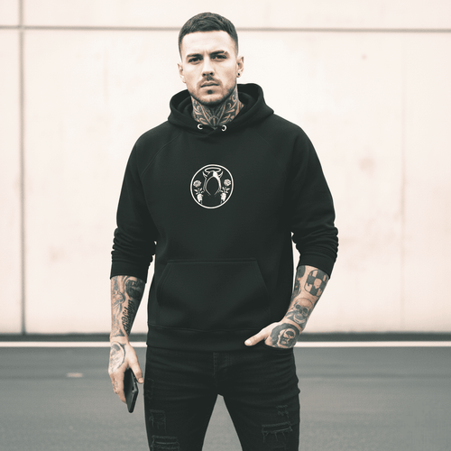 Black Oversized Hoodie model full look – SYN3R
